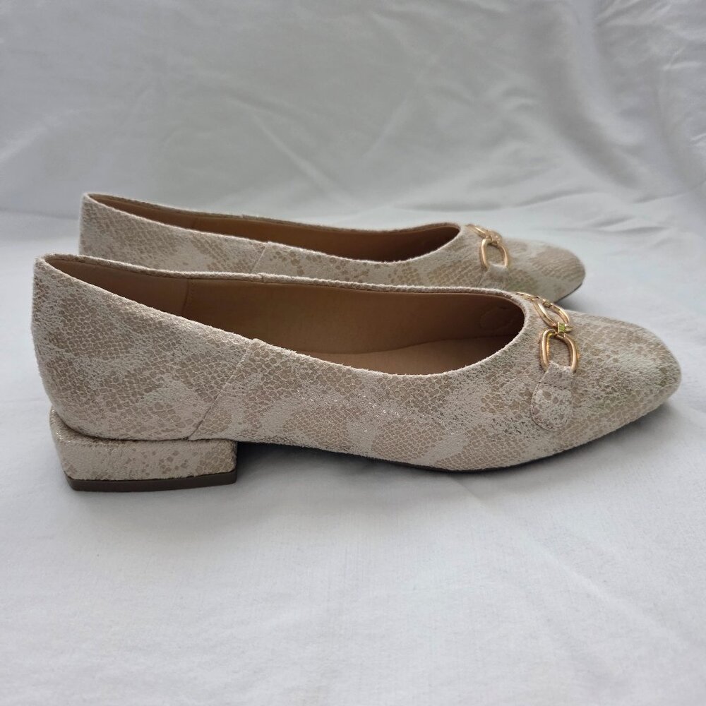 Masseys Womens size 7 slip on shoe